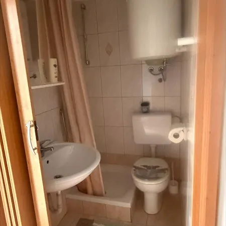 Adrasteja 3 -